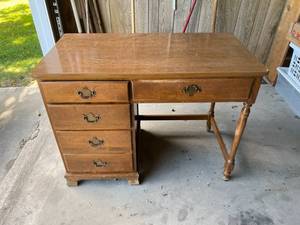 lot 118 image: Sewing Cabinet & Contents