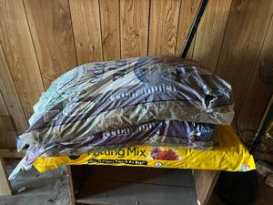 lot 117 image: Cedar Mulch & Potting Soil