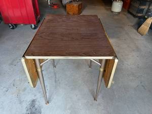 lot 121 image: Table with Fold Down Sides