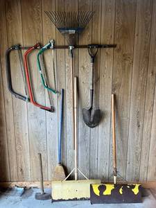 lot 122 image: Yard Tools & Saws