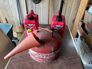 lot 127 image: Gas Cans