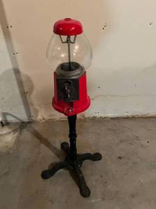 lot 138 image: Gumball Machine