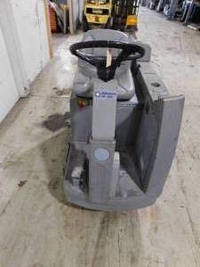 Advance HR2800 Floor Scrubber