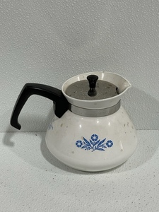 lot 25 image: Vintage Cornflower Blue Corningware Coffee Pot