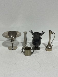lot 47 image: Varity of Collectible Housewares, Vases