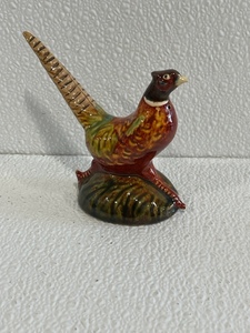 lot 53 image: Rosemeade Pottery SaltPepper Shaker