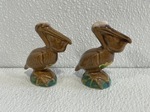 lot 56 image: Rosemeade Pottery SaltPepper Shakers
