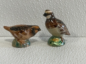 lot 59 image: Rosemeade Pottery Salt & Pepper Shakers