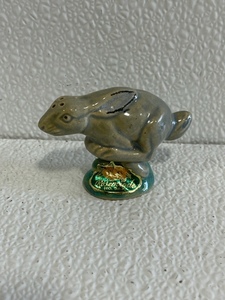 lot 62 image: Rosemeade Pottery SaltPepper Shaker