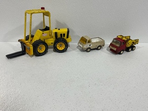 lot 122 image: Tonka Trucks and Forklift
