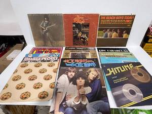 lot 157 image: Vinyl Records