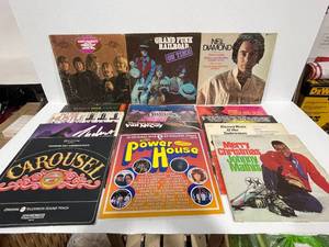 lot 158 image: Vinyl Records