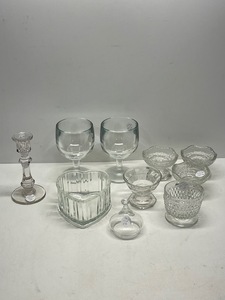 lot 105 image: Assorted Glassware