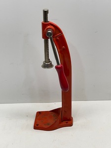 lot 131 image: Bottle Topper