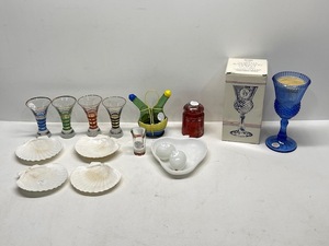 lot 136 image: Assorted Glassware, Seashells, Goblet Candle Holder