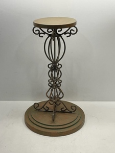 lot 140 image: Plant Stand