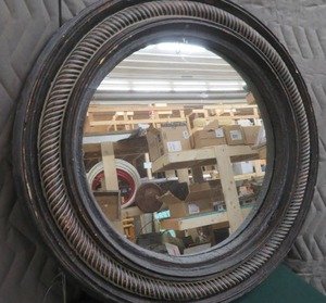 UNIQUE ROUND VINTAGE MIRROR