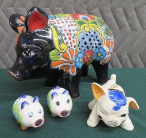 COLORFUL PIGS ONE OCCUPIED JAPAN