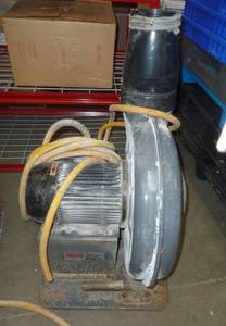 lot 4 image: Dayton Fume Extractor Exhauster 3AA23B 3ph 480V