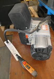 lot 7 image: Demag hoist - 2200 lb cap - 440-480V
