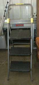 lot 39 image: Nice 3 step folding ladder