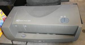 lot 43 image: GBC electric 2 or 3 hole punch
