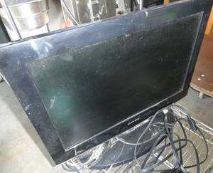 lot 47 image: Samsung LN22A450C1D 22 inch flat screen monitor, works