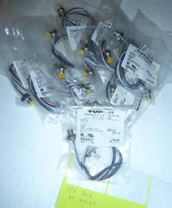 lot 77 image: 17 New in Package Turck FS 4.4-0.5 Connectors