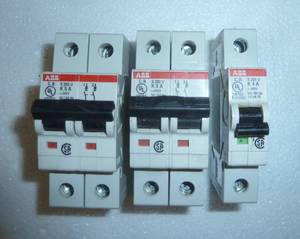 lot 80 image: Allen Bradley circuit breakers 240V