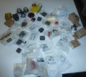 lot 81 image: Lot of push button switches and plates