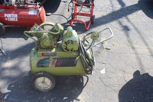 lot 307 image: Montgomery Ward 12-Gallon 100 PSI 1 hp Twin Piston Compressor Sprayer