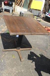 lot 318 image: MetalWood Cafe Pedestal Table