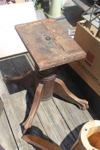 lot 324 image: Vintage Wood Table Pedestal with Base
