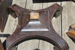lot 325 image: Vintage Wood Table Pedestal Base