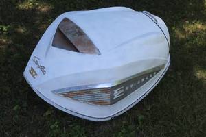 lot 355 image: Evinrude Star Flite IV Outboard Boat Motor Cover