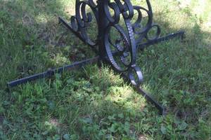 lot 364 image: Patio Table