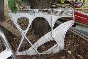 lot 390 image: Vintage Cable Aluminum Piano Harp