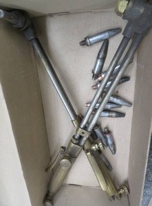 2 OXWELD CUTTING TORCHES  TIPS