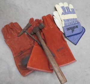 WELDING GLOVES