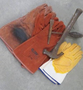 WELDING GLOVES
