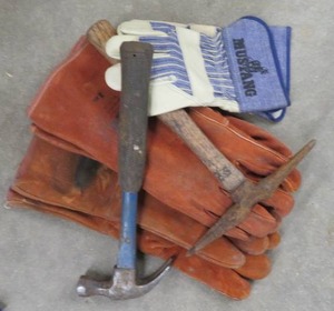 WELDING GLOVES