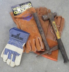 WELDING GLOVES