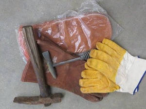 WELDING GLOVES
