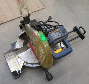 RYOBI  10 COMPOUND MITER SAW