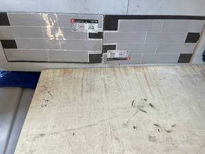 smart tiles Oslo Gray 22.56 in. x 10.88 in. Vinyl Peel and Stick Tile (2.80 sq. ft. 2-pack) (2 units)
