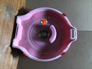 lot 19 image: Red Plastic Nesting Wreath Box by Sterilite Customer Returns See Terms on Auction