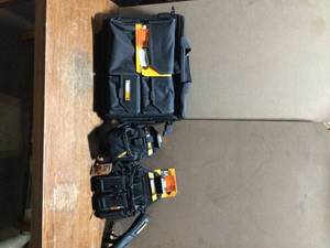 lot 75 image: Lot Dewalt Tool Bags Customer Returns See Terms on Auction
