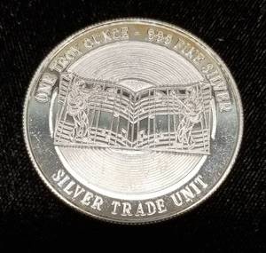 1 TROY OZ .999 FINE SILVER �ELVIS PRESLEY� ROUND