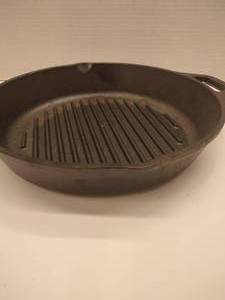 Skillet - Ribbed Grill Pan (Brand New - Never Used - Slight Rust Spot)