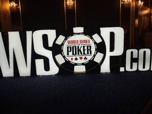 500 Piece Professional Poker Chip Set and Locking Hard Case